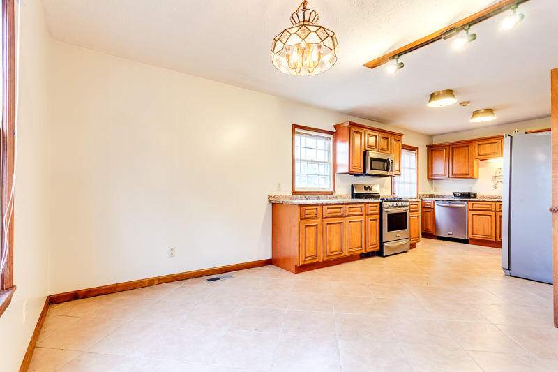 128 Highland Avenue Oak Ridge, TN 37830 - Photo 7 of 28 Highland Eat In 2