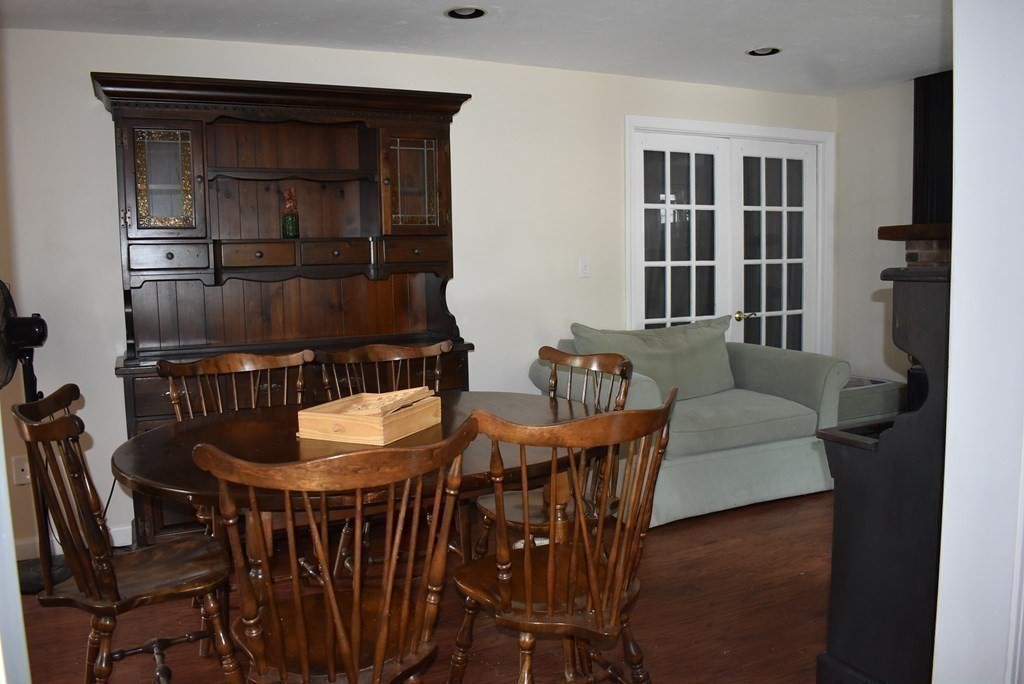 371 Worcester Road Charlton, MA 01507 - Photo 17 of 35 a dining room with furniture and window