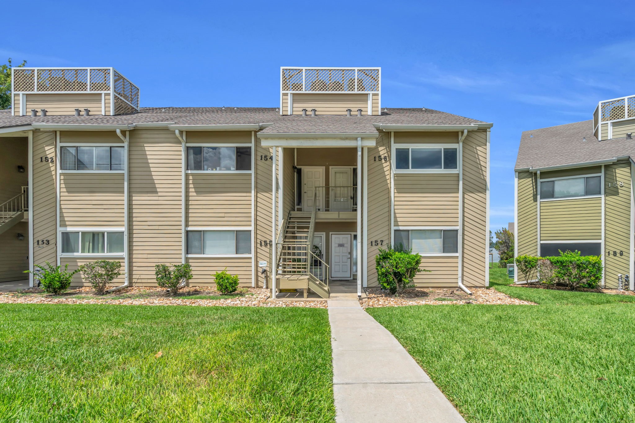 156 April Point Drive South Conroe, TX 77356 - Photo 2 of 40