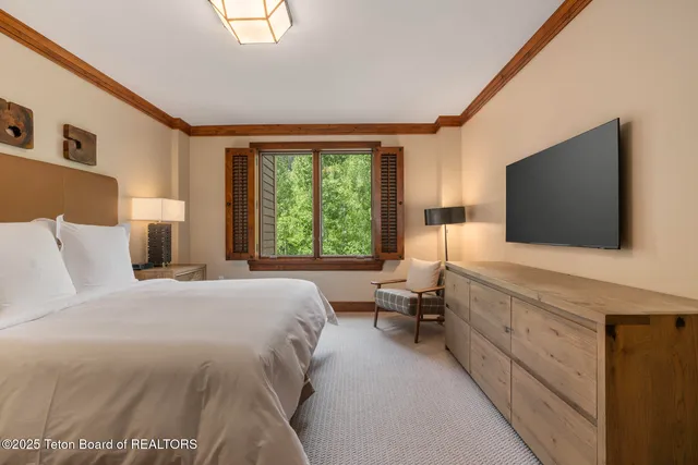 $9,000,000 | 7680 Granite Loop Road, Unit 755, Teton Village, WY 83001