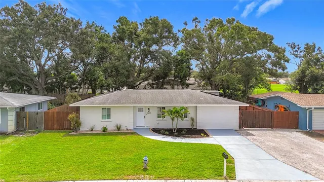 $2,490 | 2809 Taunton Drive West, Bradenton, FL 34205