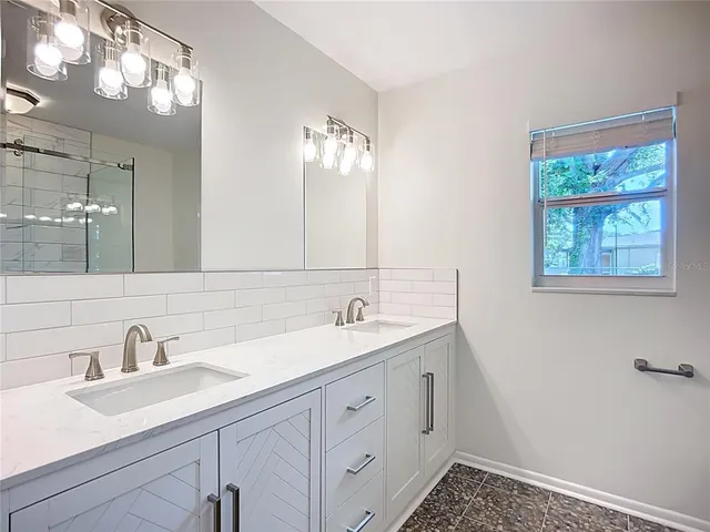 $2,490 | 2809 Taunton Drive West, Bradenton, FL 34205