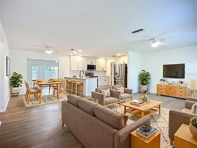 $2,490 | 2809 Taunton Drive West, Bradenton, FL 34205