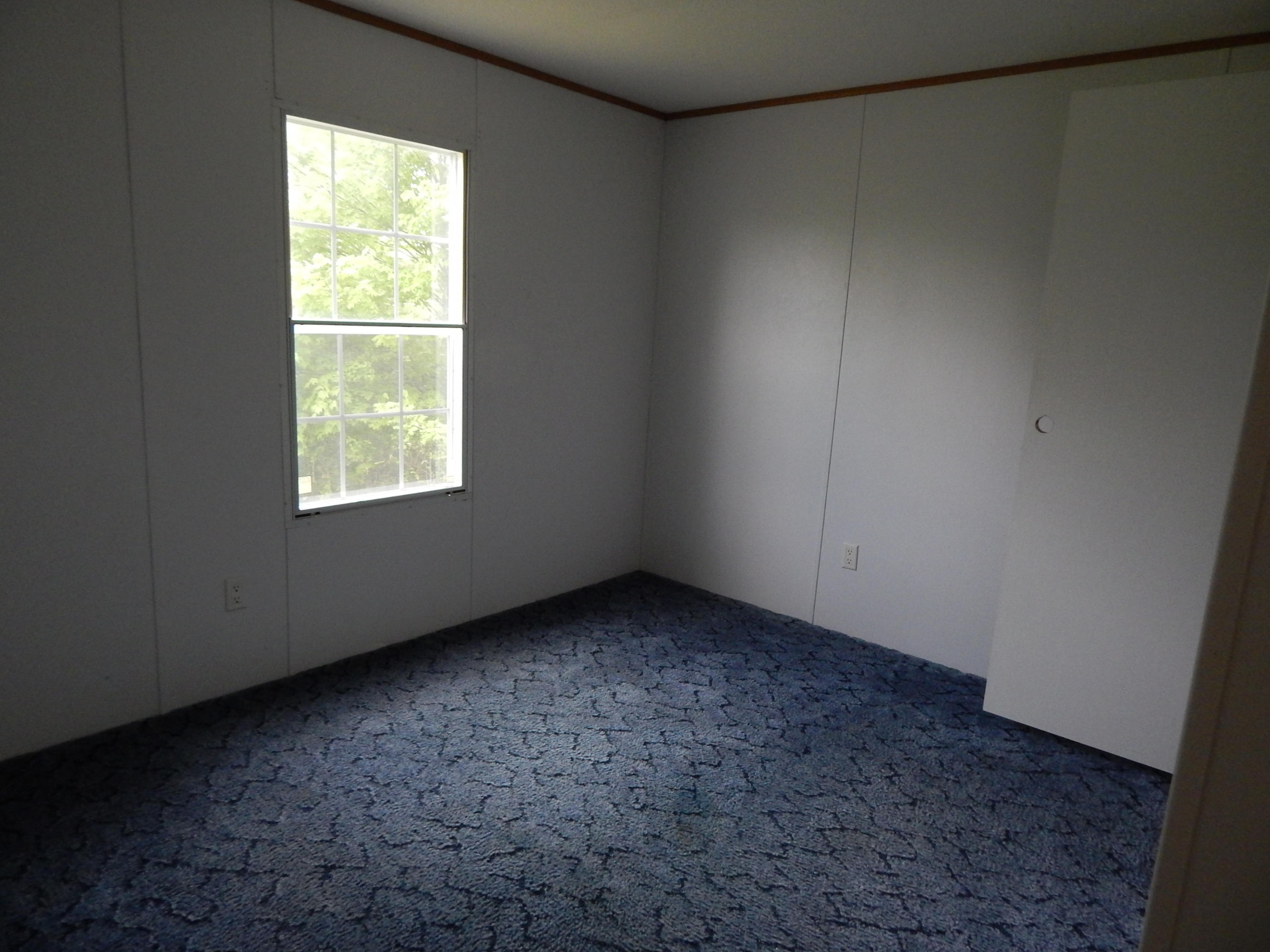 1231 Dutch Valley Road Clinton, TN 37716 - Photo 5 of 10 024