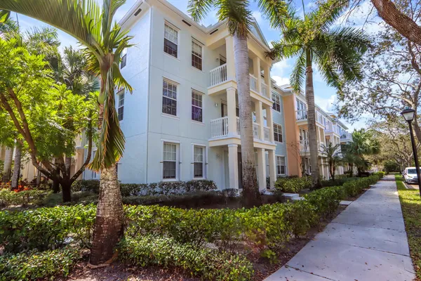 $2,295 | 276 Murcia Drive, Unit 309, Jupiter, FL 33458
