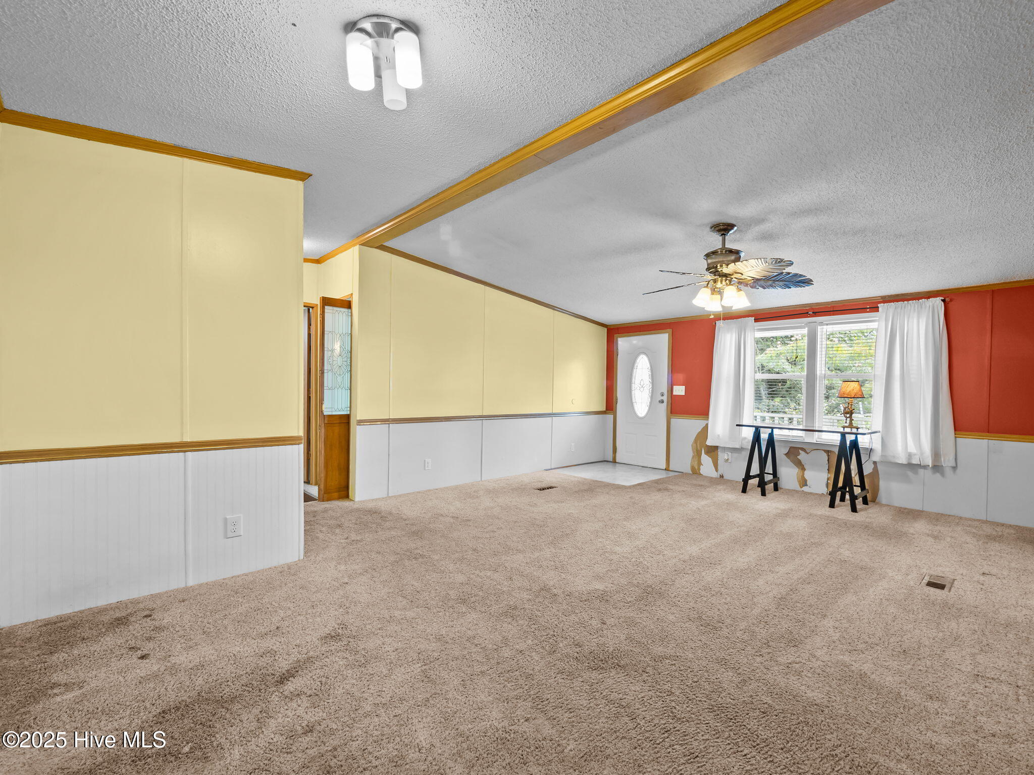 1274 Newport Loop Road Newport, NC 28570 - Photo 14 of 50 Family Room