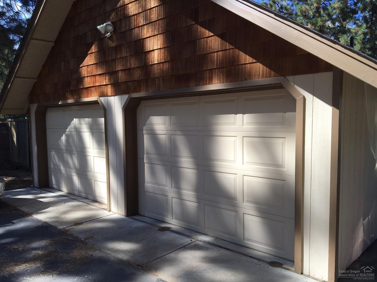 18804 Choctaw Road Bend, OR 97702 - Photo 2 of 2 Two car detached garage with cottage.