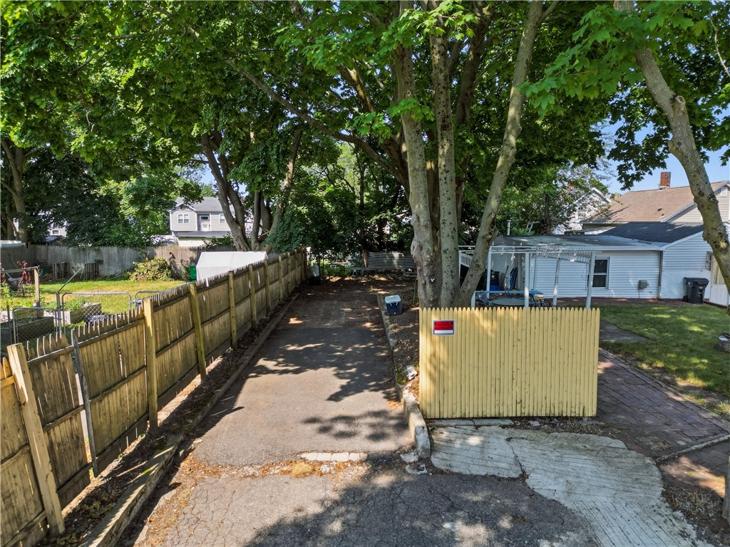 127 Meadow Street Pawtucket, RI 02860 - Photo 28 of 37