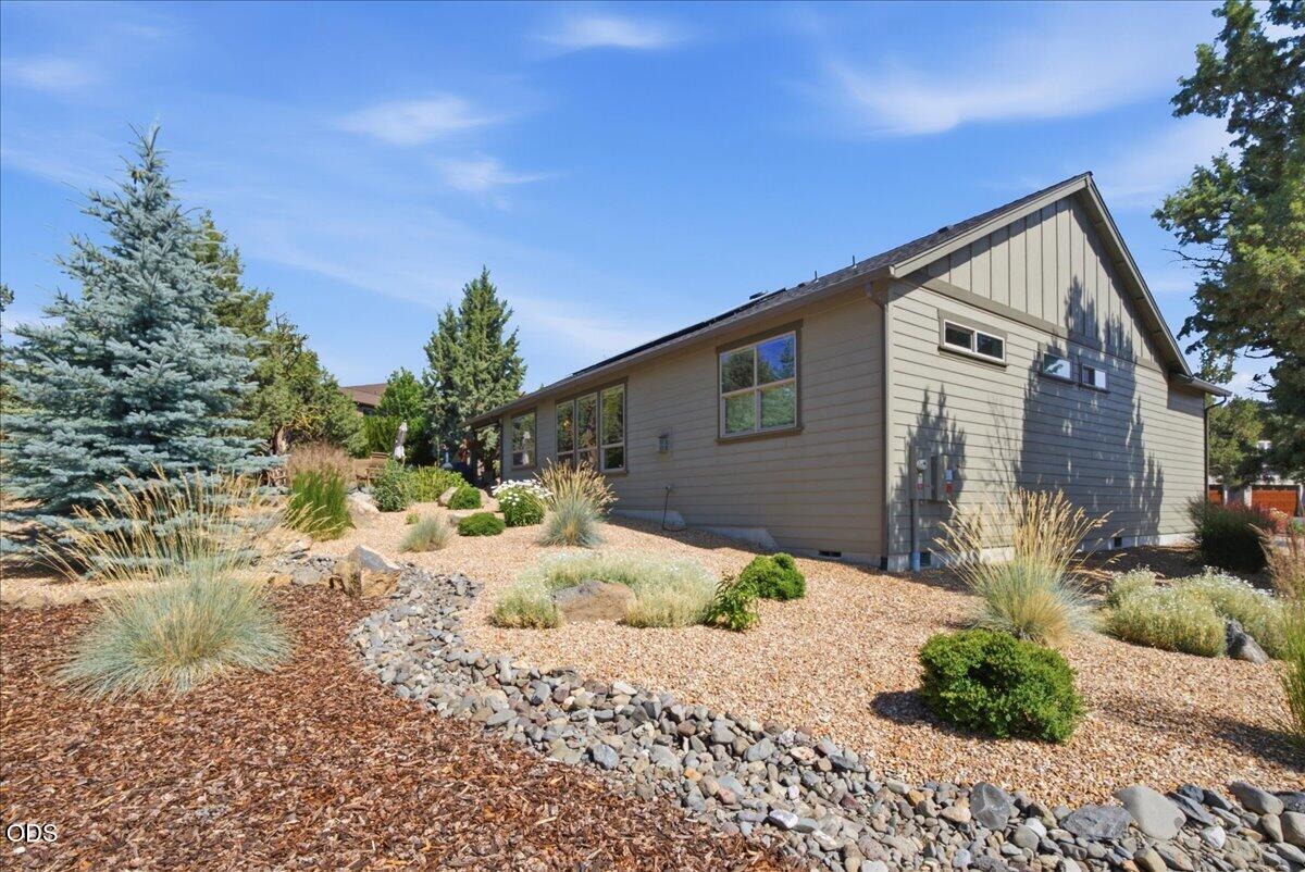 1726 Turnstone Road Redmond, OR 97756 - Photo 45 of 58