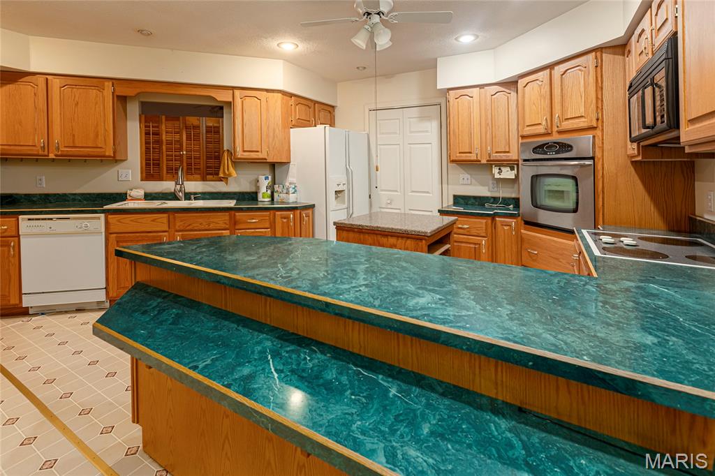 1812 Calico Road Marion, IL 62959 - Photo 7 of 17