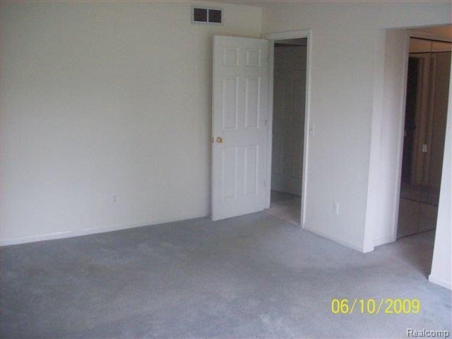 29610 Middlebelt Road, Unit 19 Farmington, MI 48334 - Photo 7 of 10 master