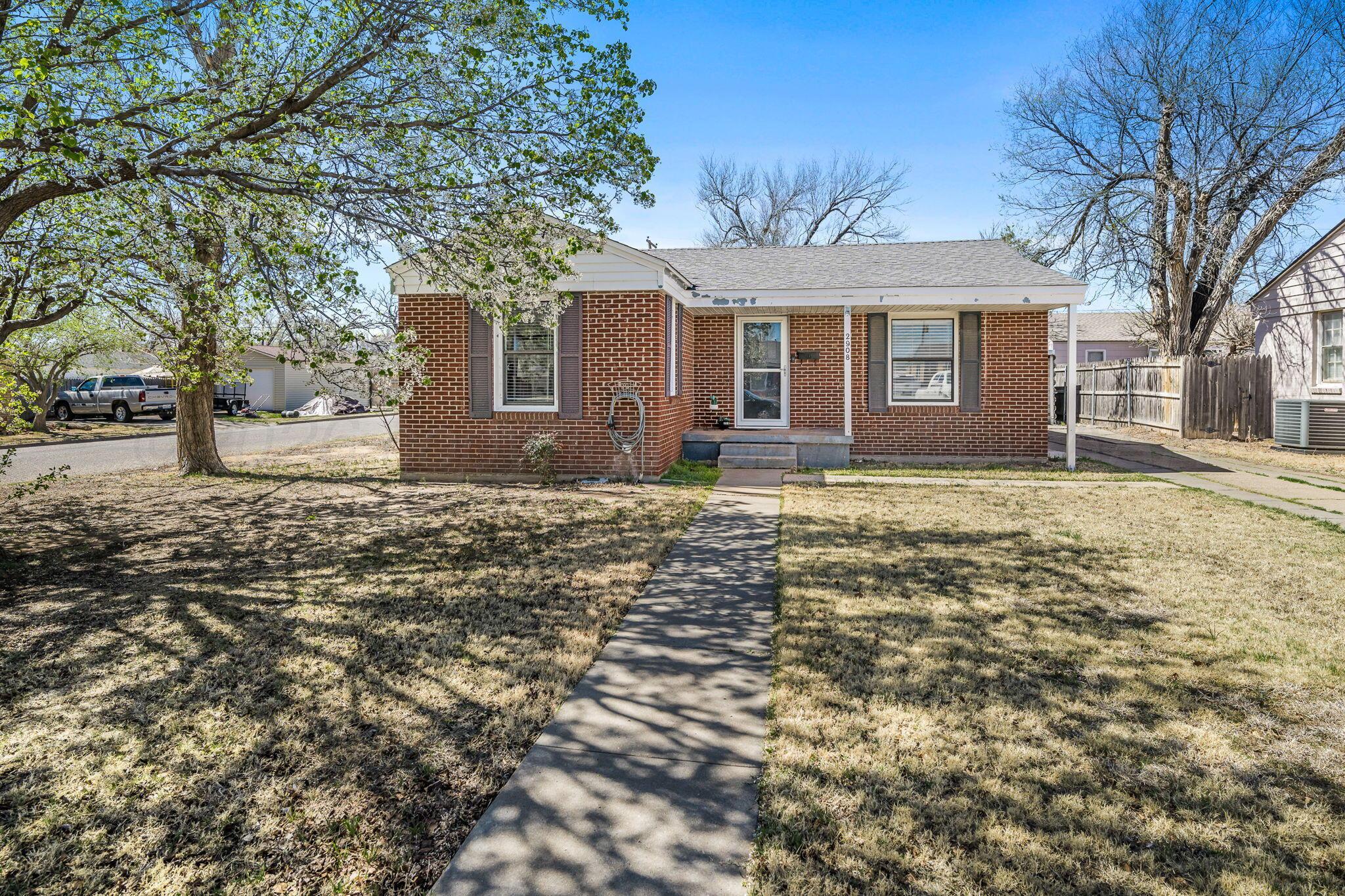 2908 South Monroe Street Amarillo, TX 79109 - Photo 2 of 19 Brick Exterior