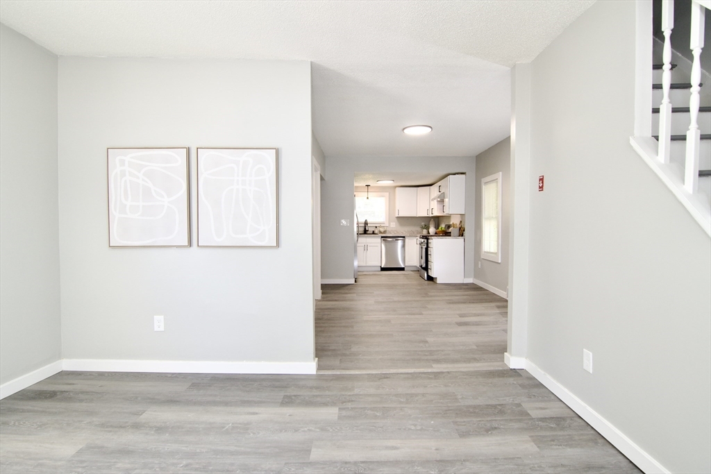 69 Manhattan Street Springfield, MA 01109 - Photo 10 of 36