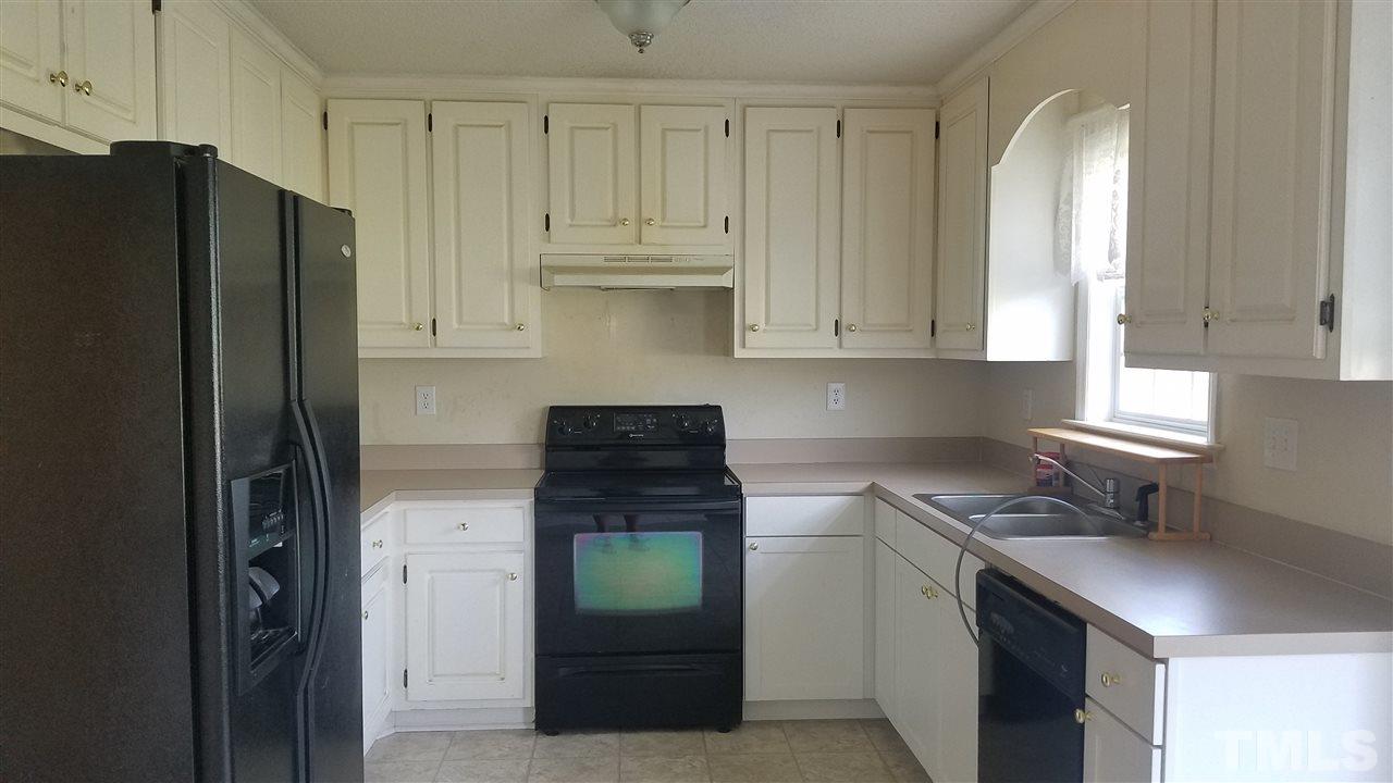 222 Old Roberts Road Benson, NC 27504 - Photo 5 of 14 Gallery Image 5