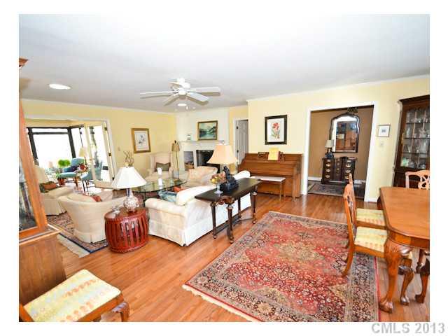 138 Dovershire Road, Unit 6 Charlotte, NC 28270 - Photo 1 of 16 Gallery Image 1