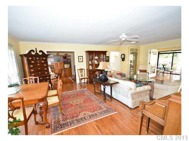 138 Dovershire Road, Unit 6 Charlotte, NC 28270 - Photo 2 of 16 Gallery Image 2