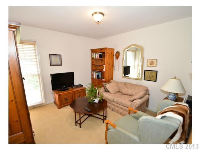138 Dovershire Road, Unit 6 Charlotte, NC 28270 - Photo 11 of 16 Gallery Image 11