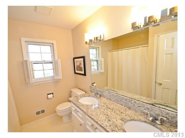 138 Dovershire Road, Unit 6 Charlotte, NC 28270 - Photo 12 of 16 Gallery Image 12
