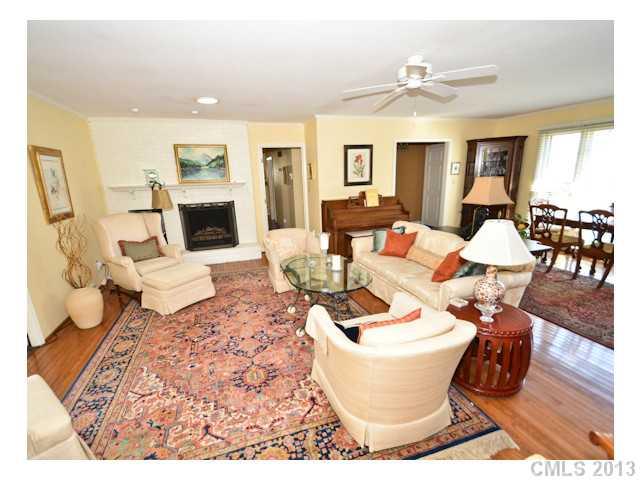 138 Dovershire Road, Unit 6 Charlotte, NC 28270 - Photo 3 of 16 Gallery Image 3