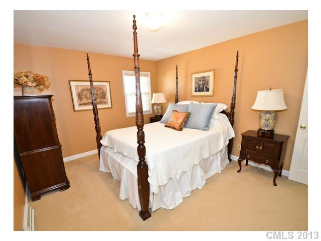 138 Dovershire Road, Unit 6 Charlotte, NC 28270 - Photo 9 of 16 Gallery Image 9