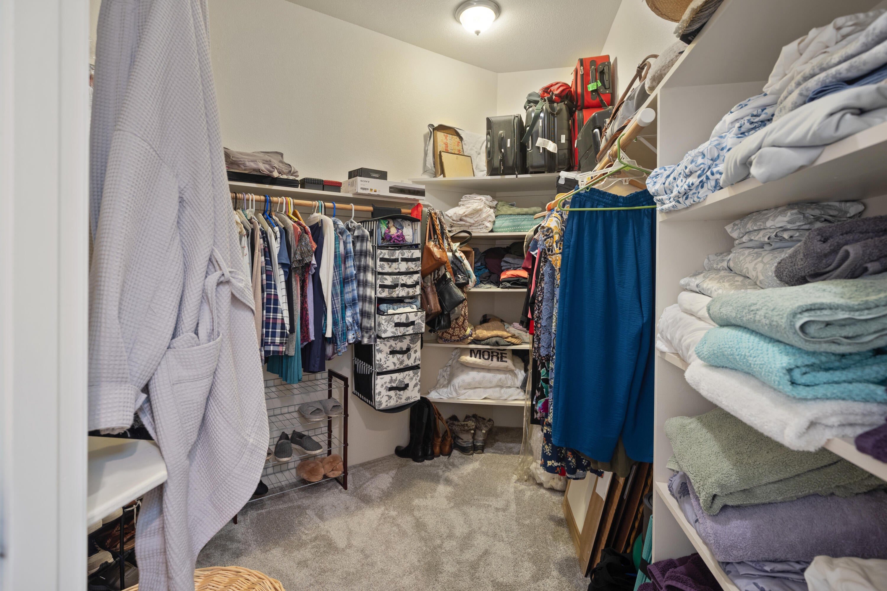 5668 Upper River Road Grants Pass, OR 97526 - Photo 24 of 50 massive walkin closet in primary ensuite