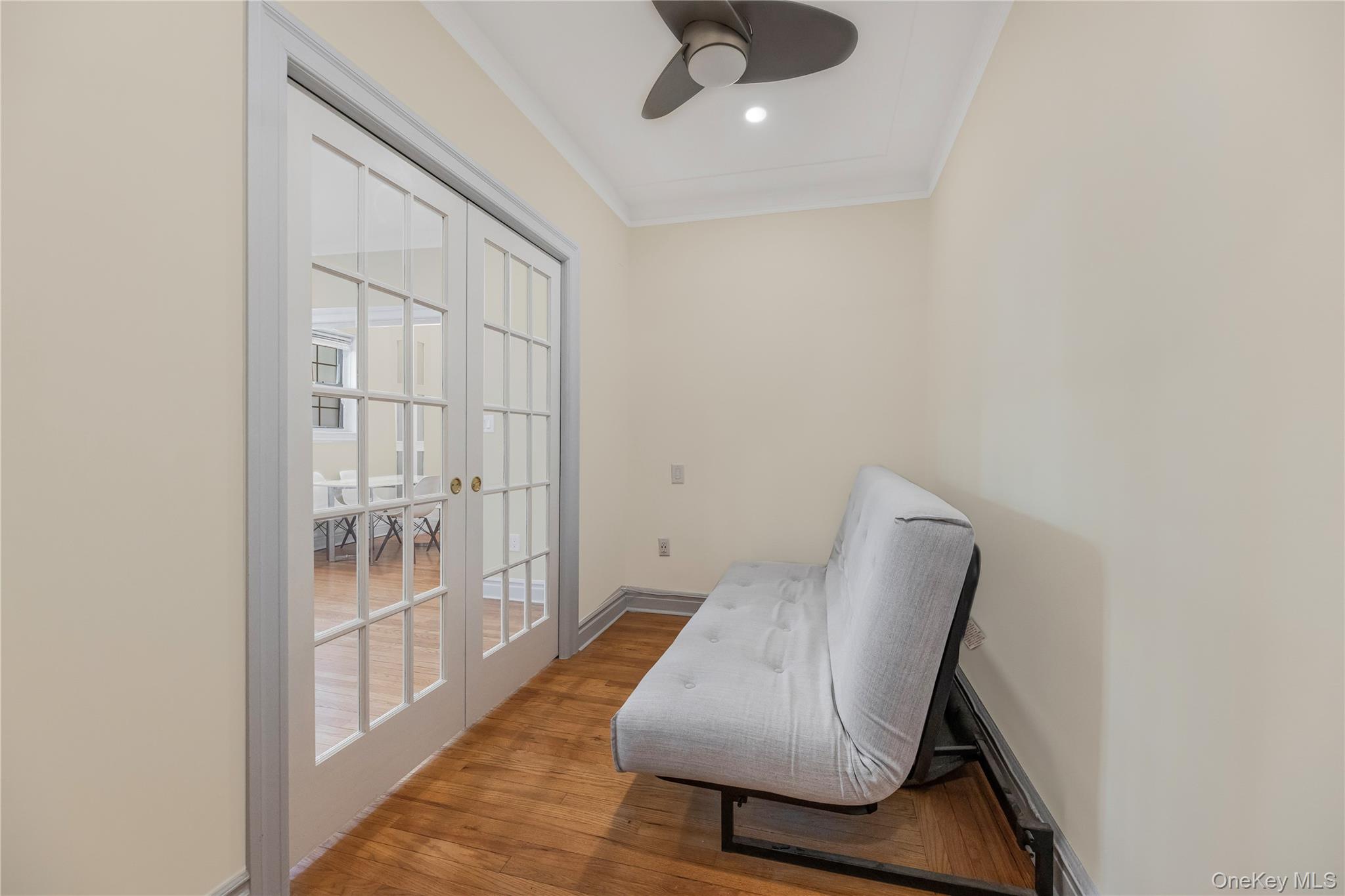 26 Pondfield Road, Unit 1D Bronxville, NY 10708 - Photo 15 of 21 a living room with furniture