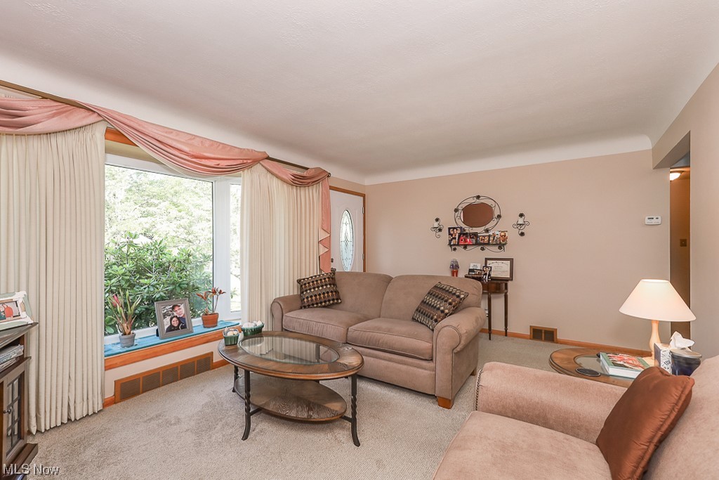 6585 Crossview Road Independence, OH 44131 - Photo 5 of 34