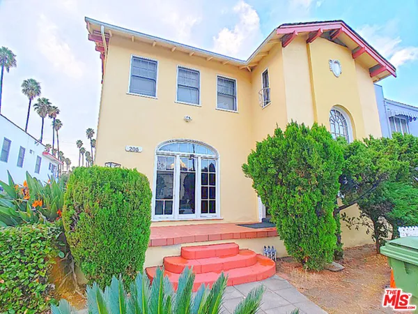 $3,400 | 205 North New Hampshire Avenue, Los Angeles, CA 90004