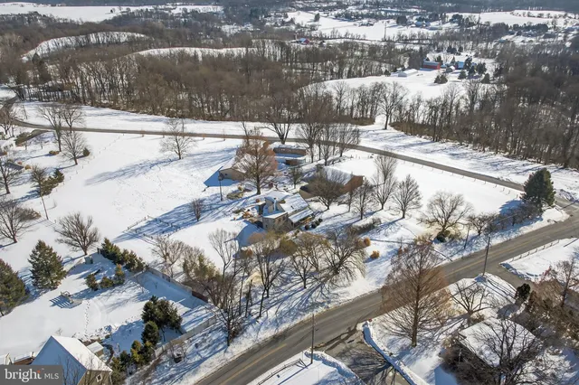 a picture of a refrigerator