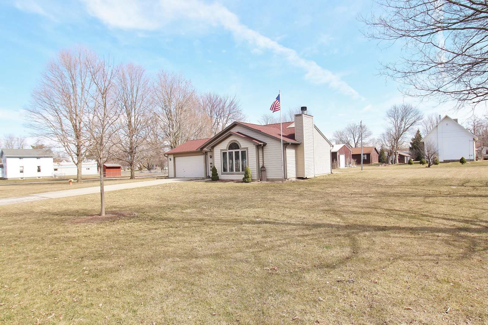 305 Martin Street Rome City, IN 46784 - Photo 2 of 13 Gallery Image 2