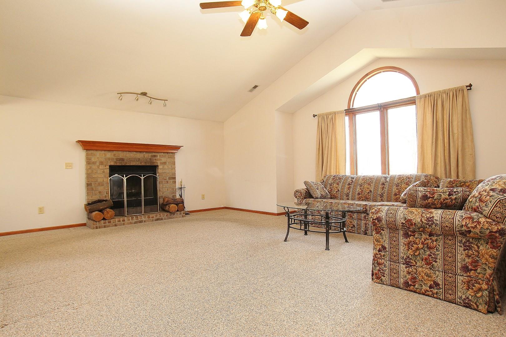 305 Martin Street Rome City, IN 46784 - Photo 4 of 13 Gallery Image 4