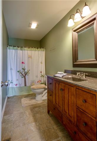 5164 Minnis Road Springfield, TN 37172 - Photo 7 of 20 Updated bathroom that is shared by Bedroom 2 & 3!