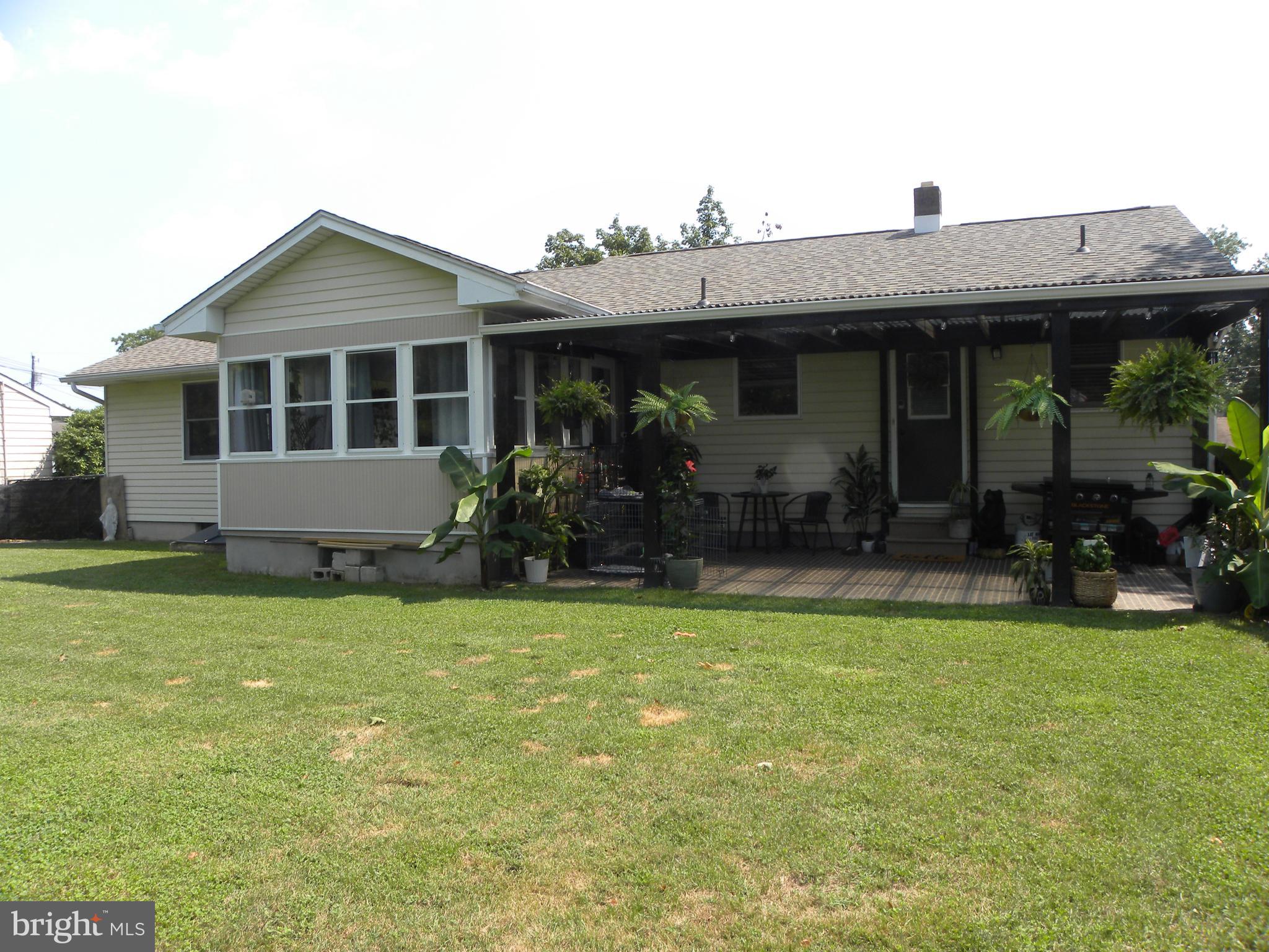 308 Magnolia Road Vineland, NJ 08360 - Photo 4 of 32