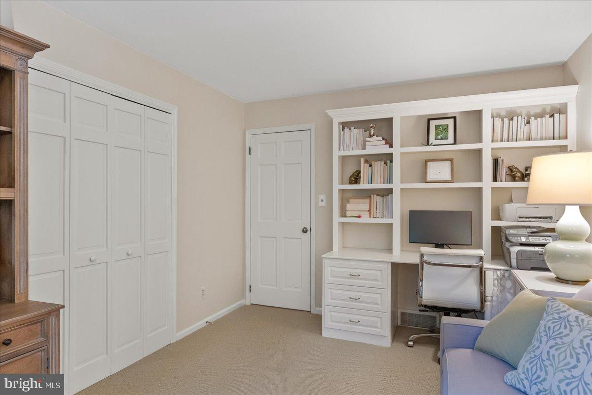 12 Poor Farm Road Pennington, NJ 08534 - Photo 27 of 40 Bedroom 1 - Built in desk