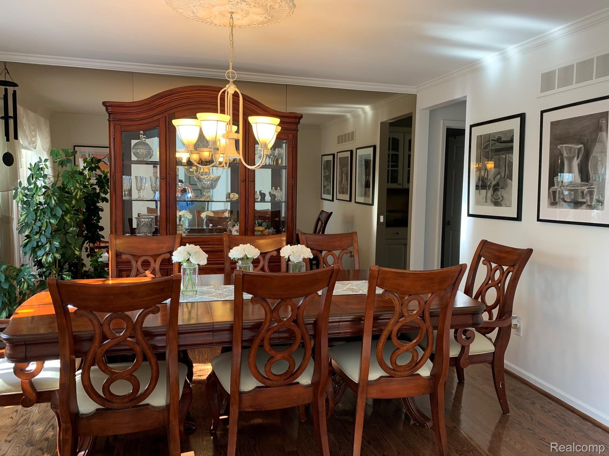 358 Lone Pine Circle Rochester, MI 48307 - Photo 22 of 48 IMG_6040 - Copy.JPEG