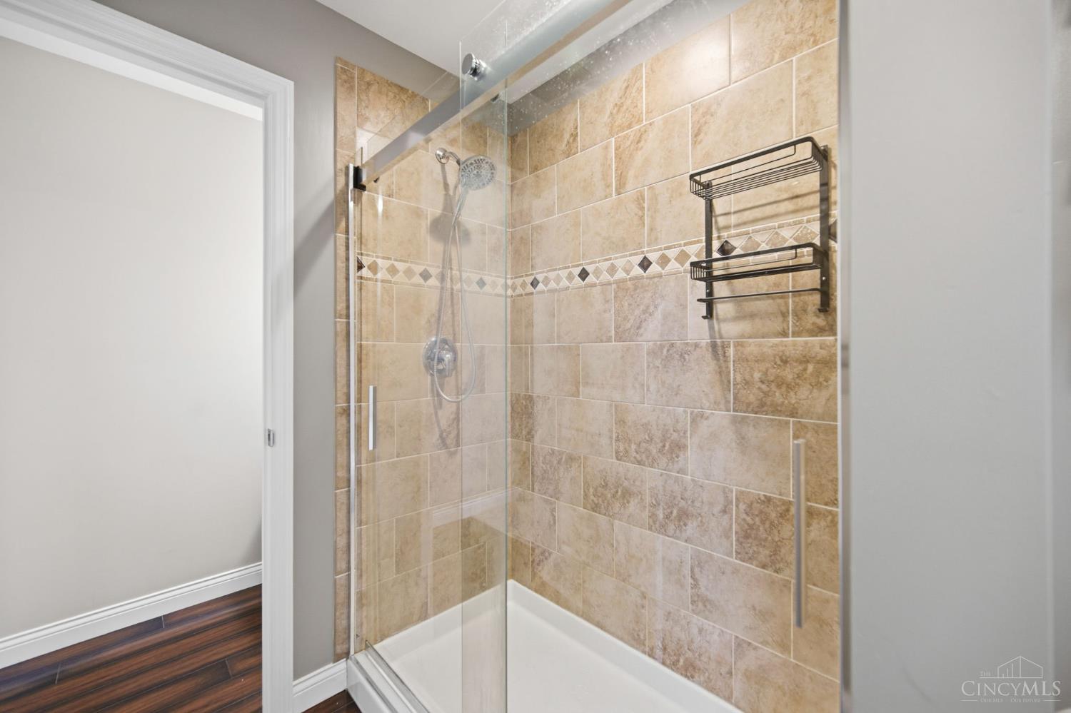 3654 Boomer Road Cincinnati, OH 45247 - Photo 16 of 33 Gallery Image 16