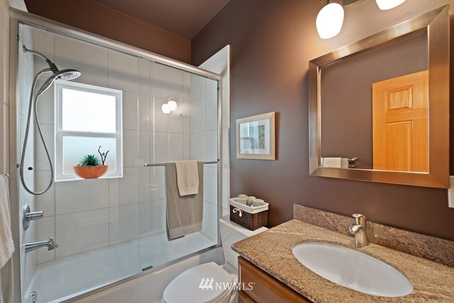 2017 North 80th Street Seattle, WA 98103 - Photo 14 of 31 Gallery Image 14