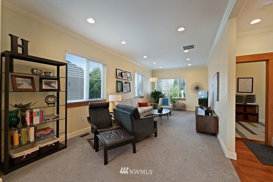 2017 North 80th Street Seattle, WA 98103 - Photo 7 of 31 Gallery Image 7