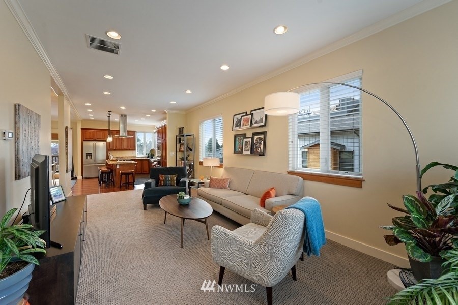 2017 North 80th Street Seattle, WA 98103 - Photo 8 of 31 Gallery Image 8