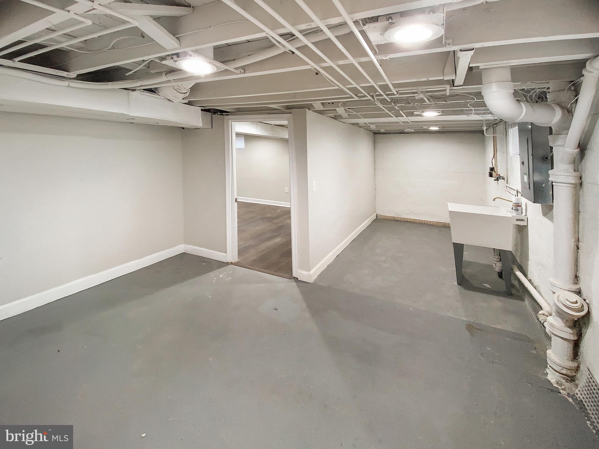 2897 Willoughby Road Baltimore, MD 21234 - Photo 27 of 33 Laundry area