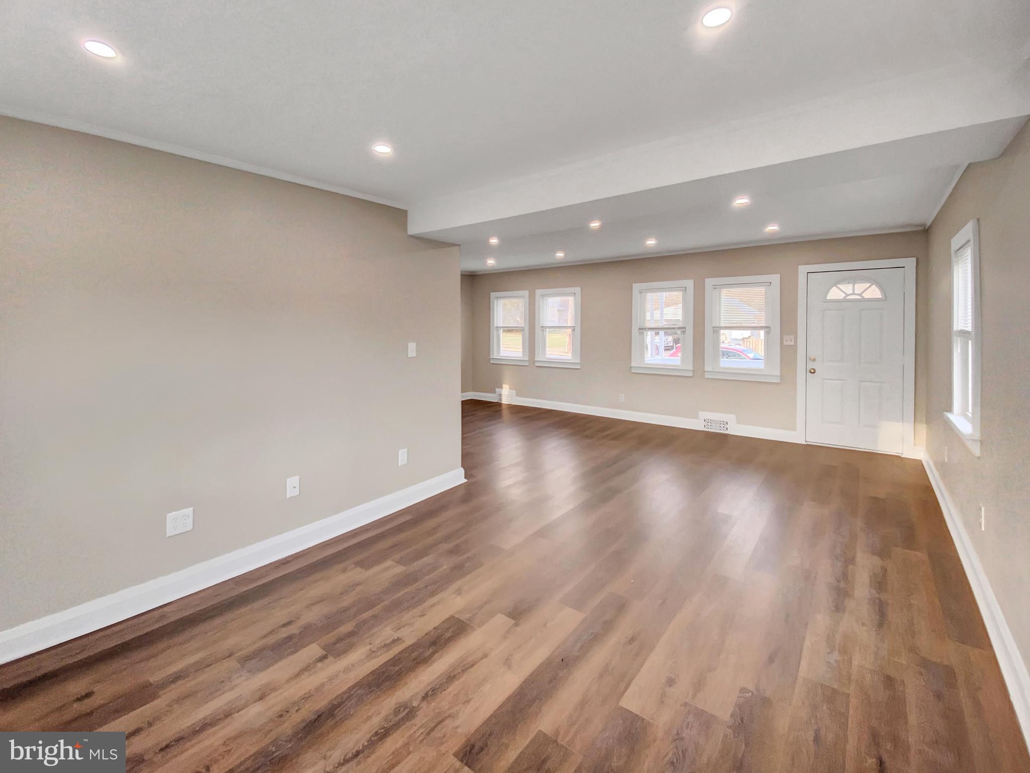 2897 Willoughby Road Baltimore, MD 21234 - Photo 4 of 33 Light-filled living room