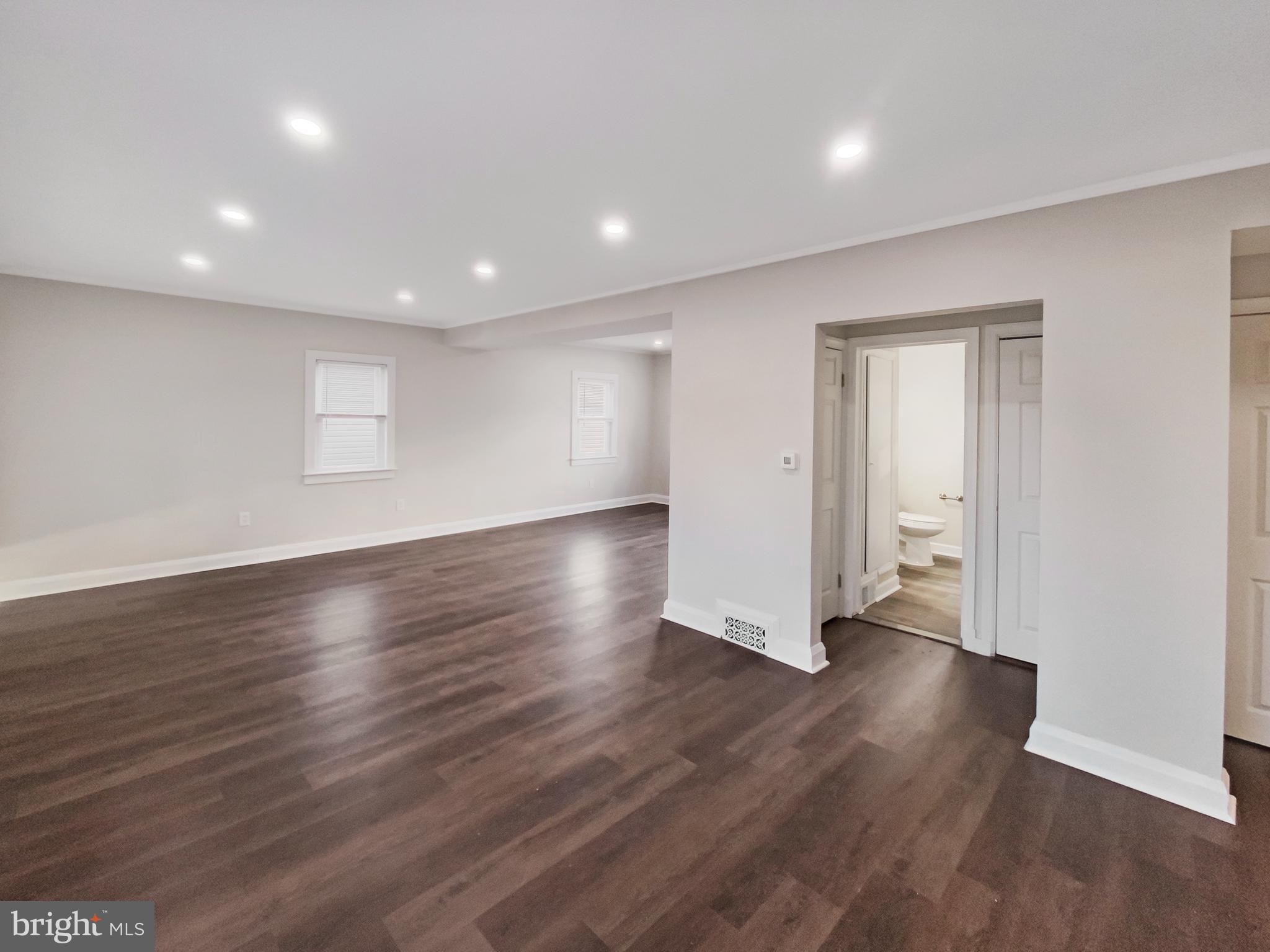2897 Willoughby Road Baltimore, MD 21234 - Photo 6 of 33 Light-filled living/dining room