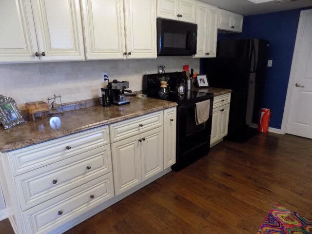 523 Ariel Avenue Foley, AL 36535 - Photo 9 of 15 Kitchen