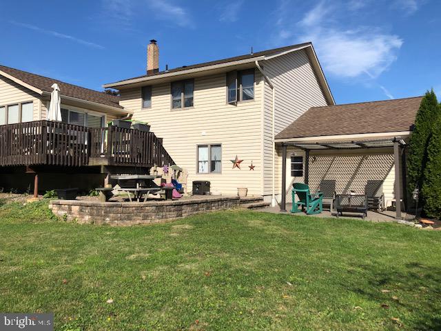 7 Thornbury Road Reading, PA 19606 - Photo 2 of 21 Rear View