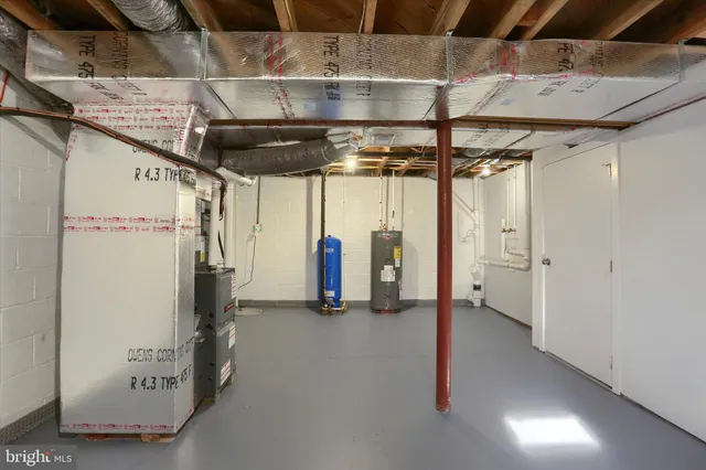 a view of a storage & utility room