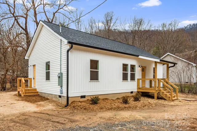 $325,000 | 133 Park Ridge Avenue, Swannanoa, NC 28778