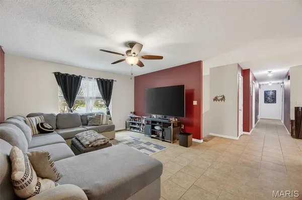 $265,000 | 14135 Hopi Lane, Dixon, MO 65459