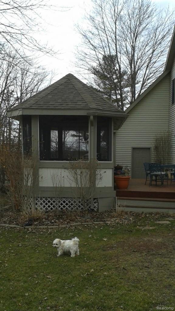 10390 Palmer Road Maybee, MI 48159 - Photo 31 of 39 gazebo 4.jpg