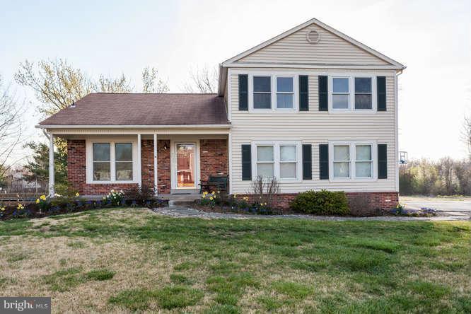 4337 Cub Run Road Chantilly, VA 20151 - Photo 1 of 30 Exterior (Front)