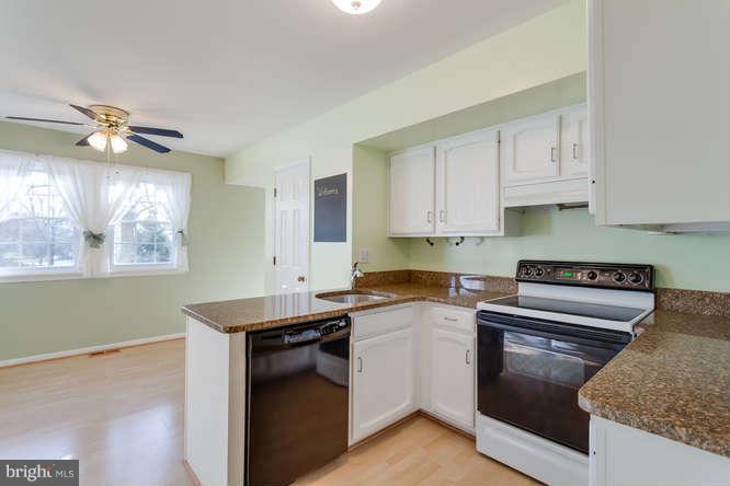 4337 Cub Run Road Chantilly, VA 20151 - Photo 14 of 30 Kitchen